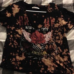 Choker Graphic Tee 🧡